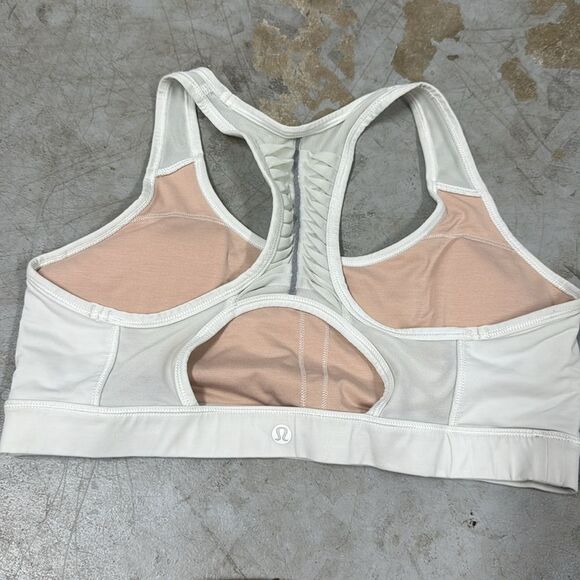 White Sports Bra LULULEMON Size 10 Removeable Padding - Great Condition - Picture 2 of 3